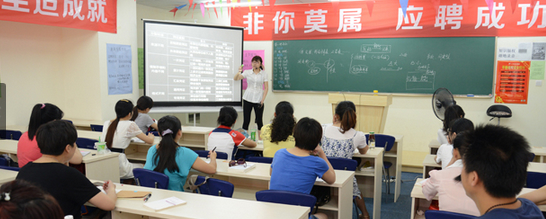 南昌仁和会计学校学员上课场景