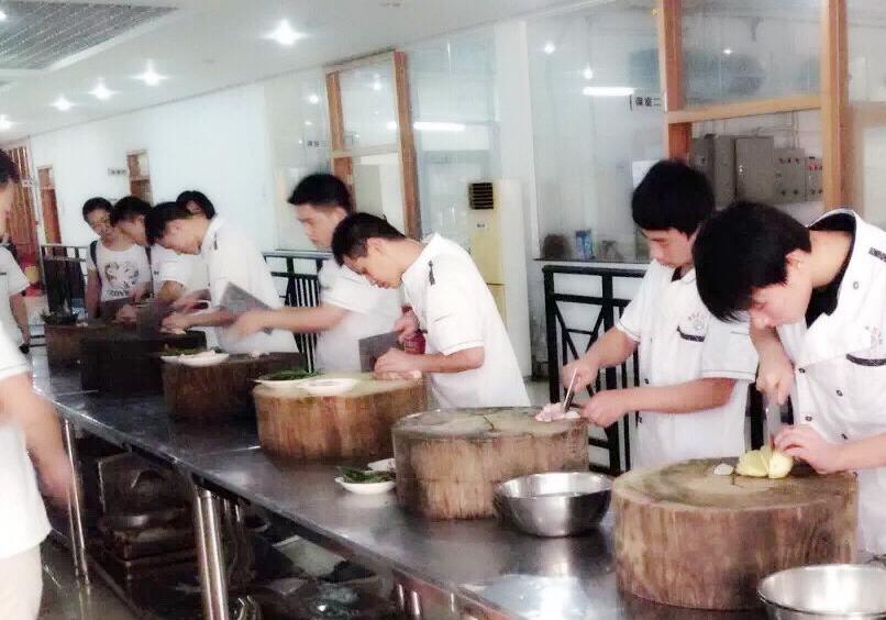 深圳龙岗大道好的厨师烹饪培训班